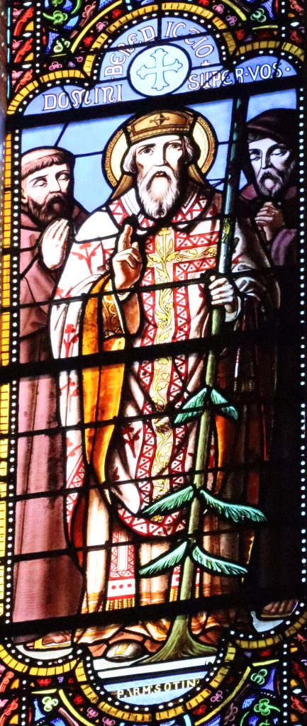 Martin bénissant Vertou : « Domini benedictio super vos » (Que la bénédiction du Seigneur soit sur vous ). Il tient à la main son bâton qui a déjà verdi